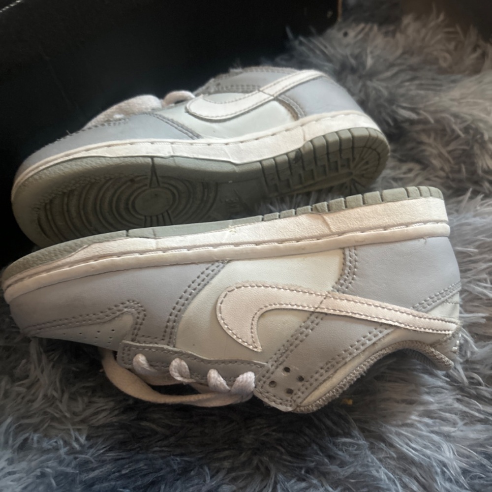 Nike - Picture 2 of 2